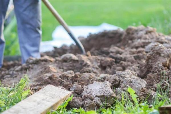 腊月不能动土吗 腊月不能动土吗