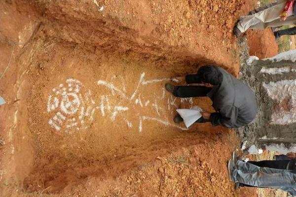 破土动土 破土动土