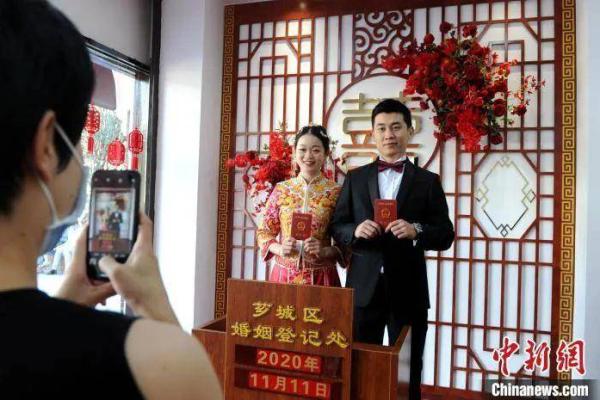 领结婚证日子2025年吉日 领结婚证日子2025年吉日