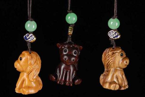 2025年属马女性开运饰物指南招财转运必备推荐