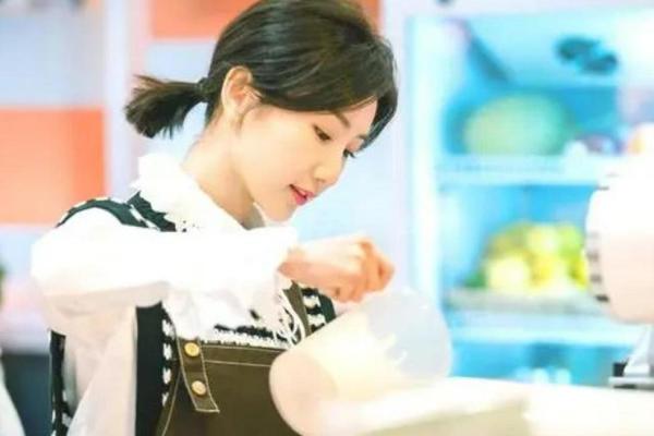 鞍前马后指什么生肖(鞍前马后指什么生肖羊)