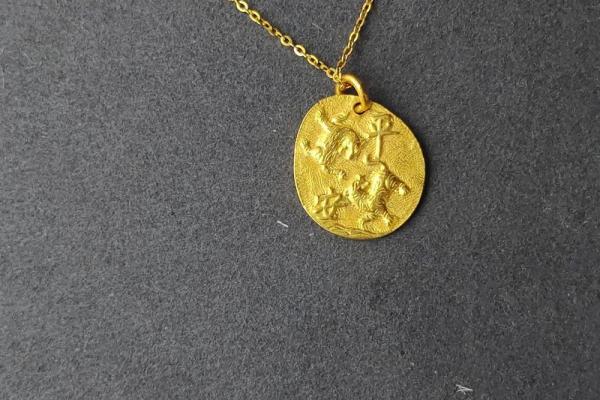 虎年本命年能戴黄金吗 属虎人适合佩戴的首饰 虎年本命年能戴黄金吗 属虎人适合佩戴的首饰