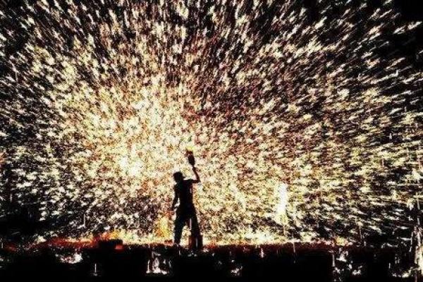 铁树银花送英雄指什么生肖(铁树银花送英雄正确答案)