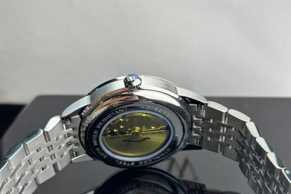 男人梦见手表是什么意思 男人梦见手表是什么意思