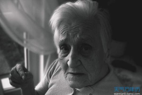 儿媳梦见死去的公婆周公解梦 儿媳梦见死去的公婆周公解梦