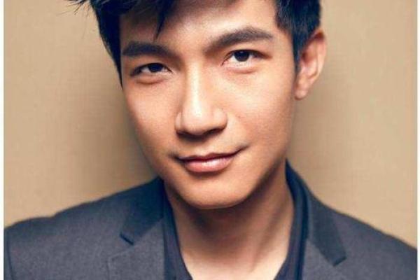 什么字适合给傍晚出生的属鸡男孩取名字姓名 什么字适合给傍晚出生的属鸡男孩取名字姓名